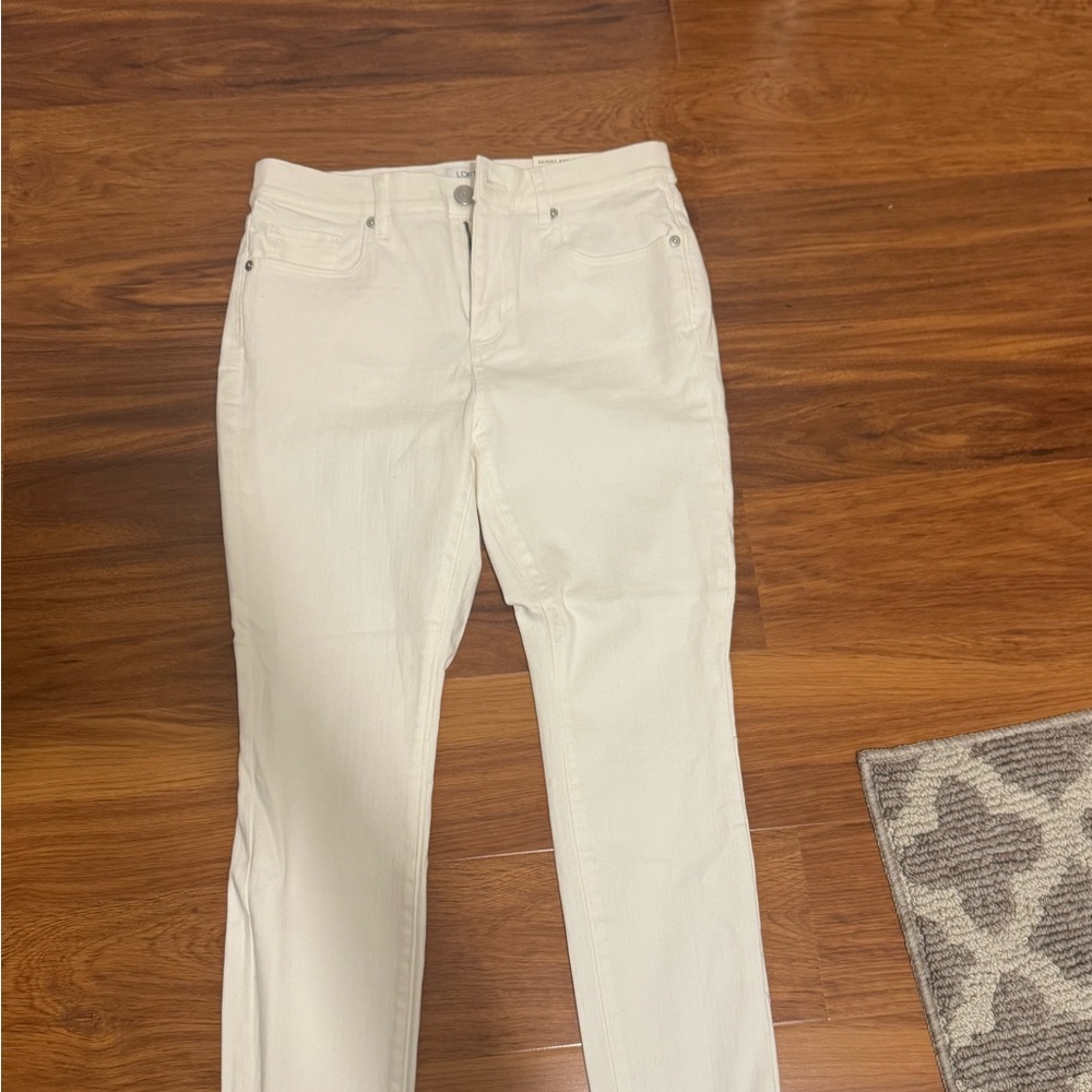 NWT LOFT White Skinny Jeans with Classic Design